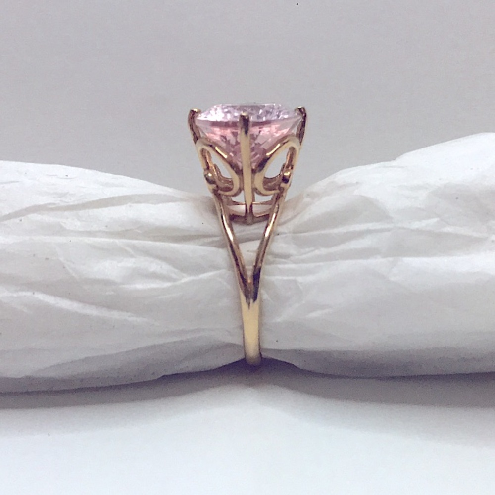 SOON 👀 PEACH MORGANITE 🎟 in 14K YELLOW GOLD ⚜️